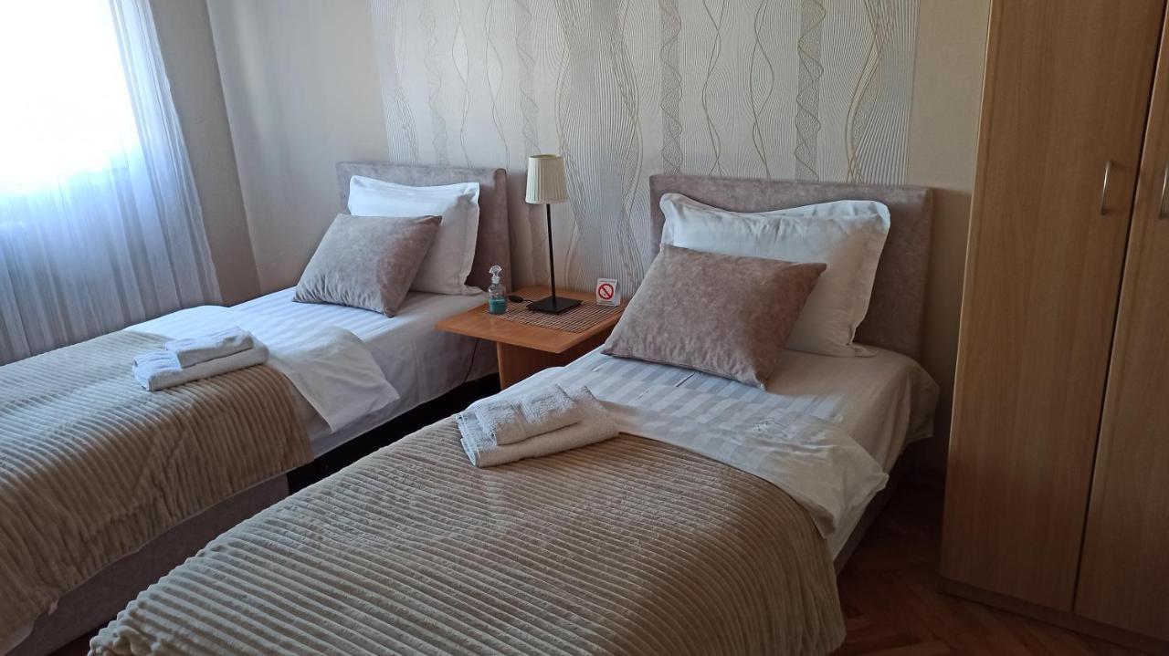 Community Park Apartment Ni Екстериор снимка