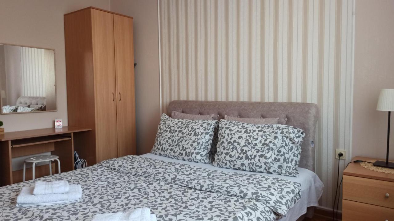Community Park Apartment Ni Екстериор снимка
