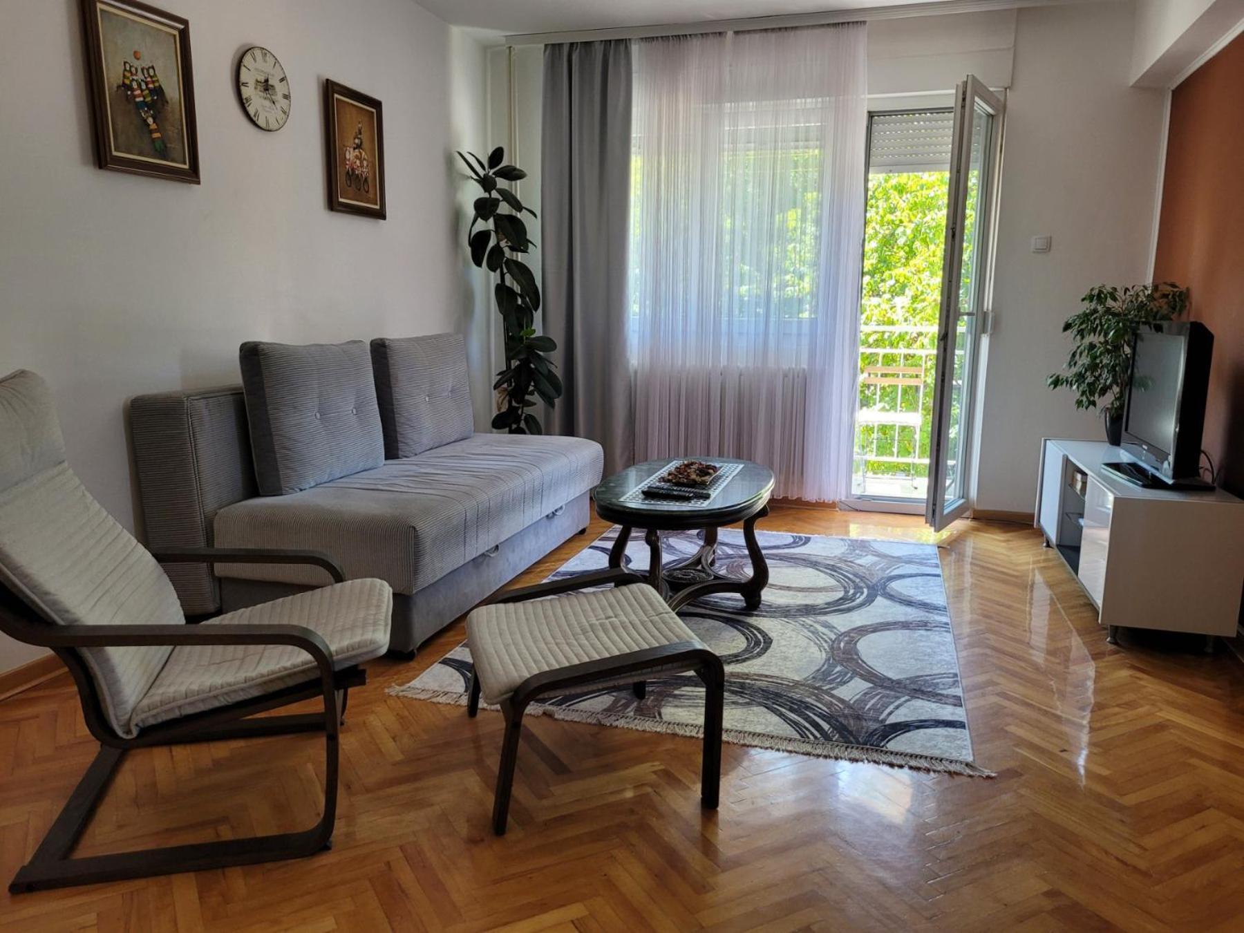 Community Park Apartment Ni Екстериор снимка